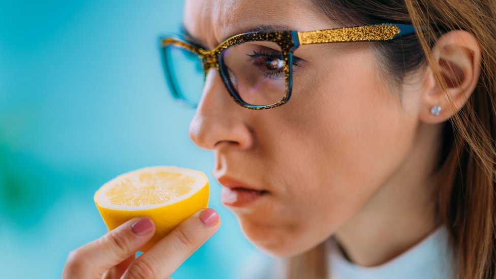 El coronavirus provoca un pérdida repentina y grave del sentido del olfato y una pérdida FOTO Getty Images